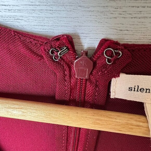 Silence + Noise Romper Womens Size Medium Cranberry Burgundy Long Sleeve Pockets - Picture 9 of 16